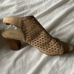Womens sandal unisa beige